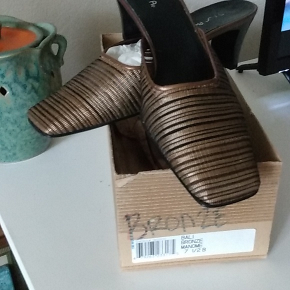 Mules - Picture 2 of 2